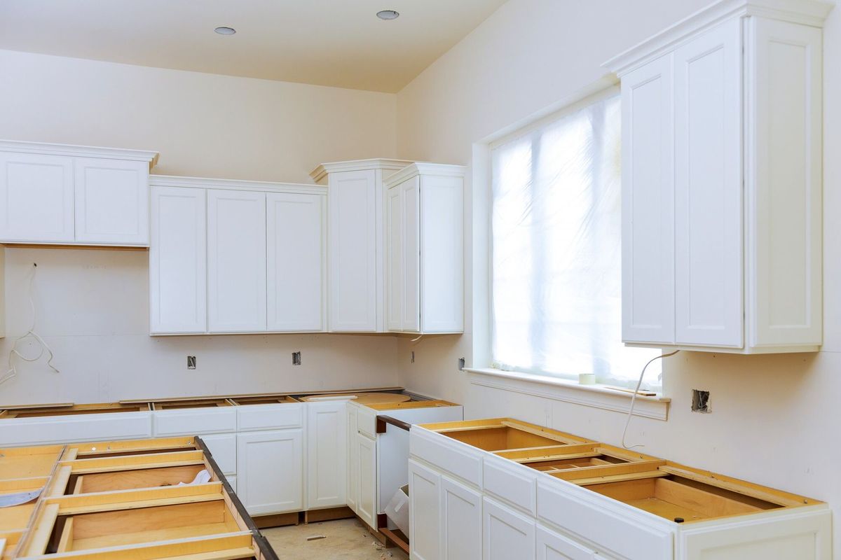 Blind cabinet, island drawers and counter cabinets installed